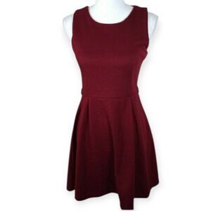 FOREVER 21 BURGUNDY FIT & FLAIR DRESS SZ.S EUC